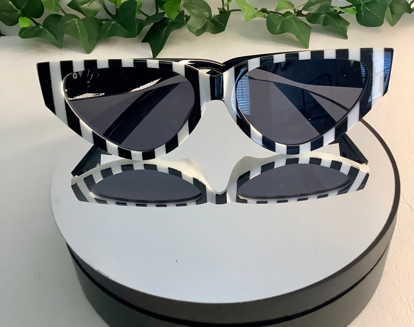 Bad Girl Retro frames
