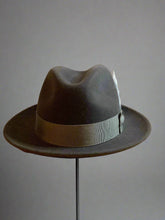 Load image into Gallery viewer, Short Brim gray hat with feather