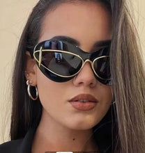Load image into Gallery viewer, Women fashionable Sunglasses / 6 different colors / Cat Eye design
