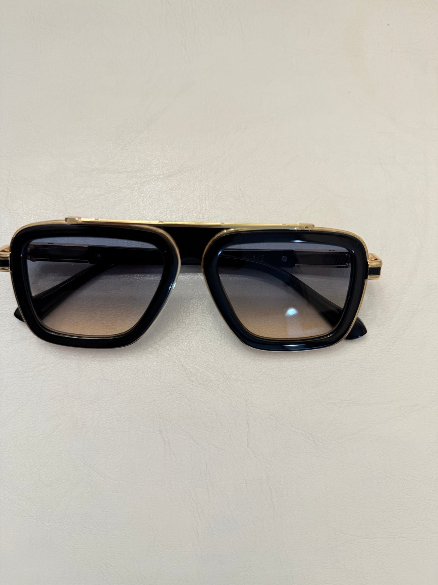 Men Sunglasses / Square Frames