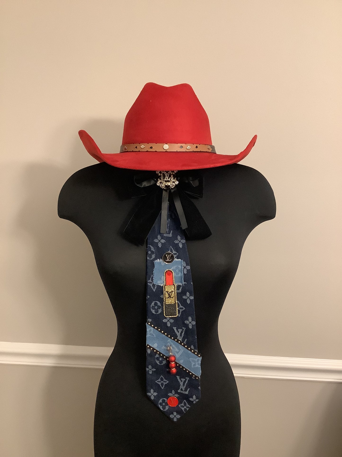 Necktie Necklace / TM freestyle Tie