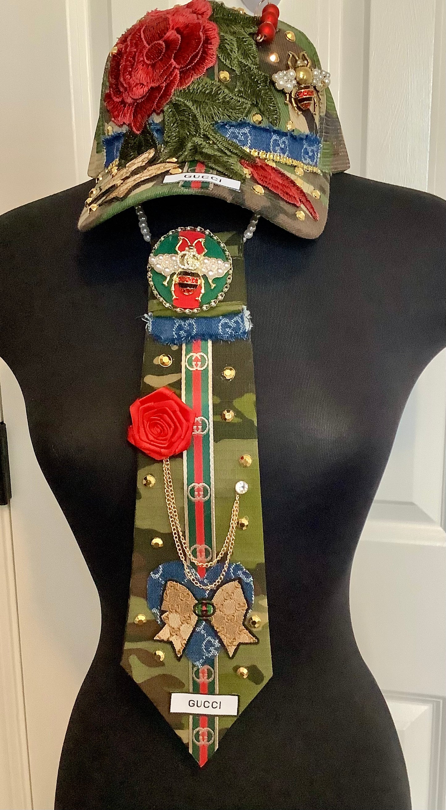 Necktie Necklace / custom caps / One of a knee