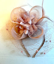Load image into Gallery viewer, Fascinators with mesh veil / 11 different colors