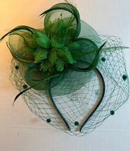 Load image into Gallery viewer, Fascinators with mesh veil / 11 different colors