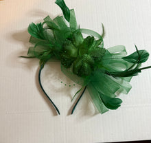 Load image into Gallery viewer, Fascinator hat with feathers / 12 different colors