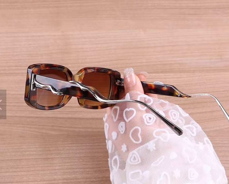 Clara Retro square frames