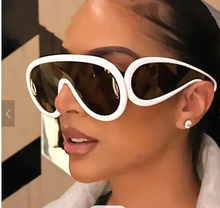 Load image into Gallery viewer, Roxanne Big Round Frames
