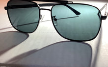 Load image into Gallery viewer, Men sunglasses HARDCORE emerald green lens

