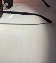Load image into Gallery viewer, Men sunglasses HARDCORE emerald green lens
