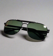 Load image into Gallery viewer, Men sunglasses HARDCORE army green
