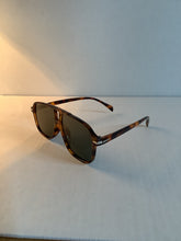 Load image into Gallery viewer, BOBBI retro aviator frames green lens
