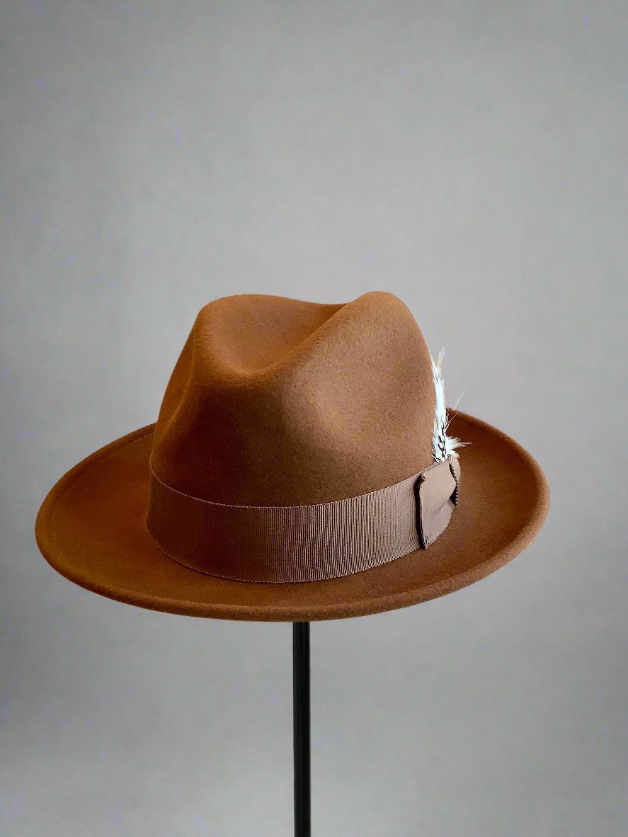 Short Brim hat Cognac.