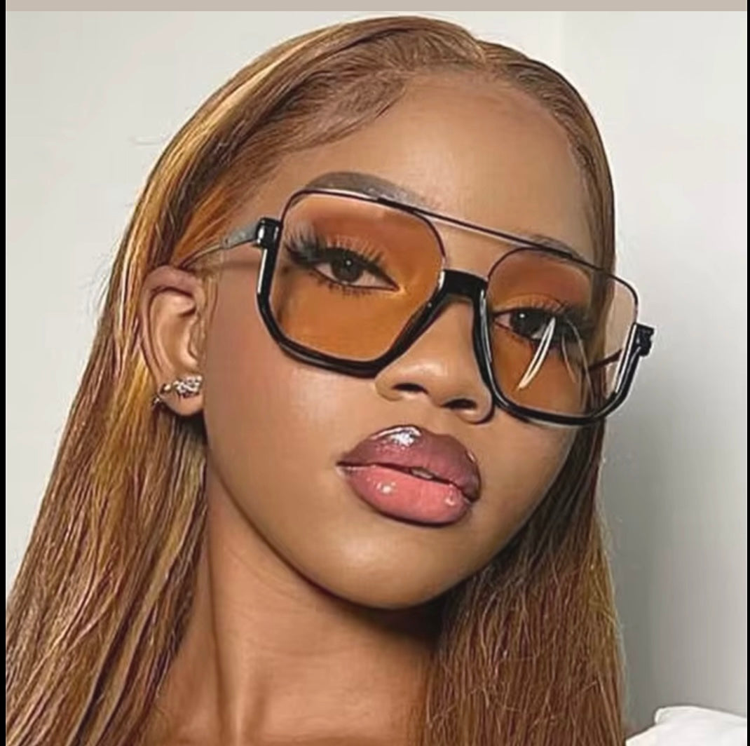 Retro sunglasses / Beige Lens