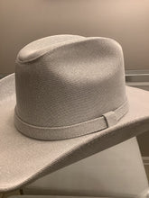 Load image into Gallery viewer, Cowboy Hat / Glitter and white
