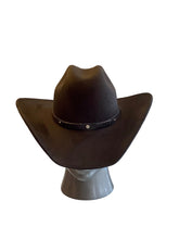 Load image into Gallery viewer, Cowboy hat / XL Hat / 60-62cm / 4 different colors
