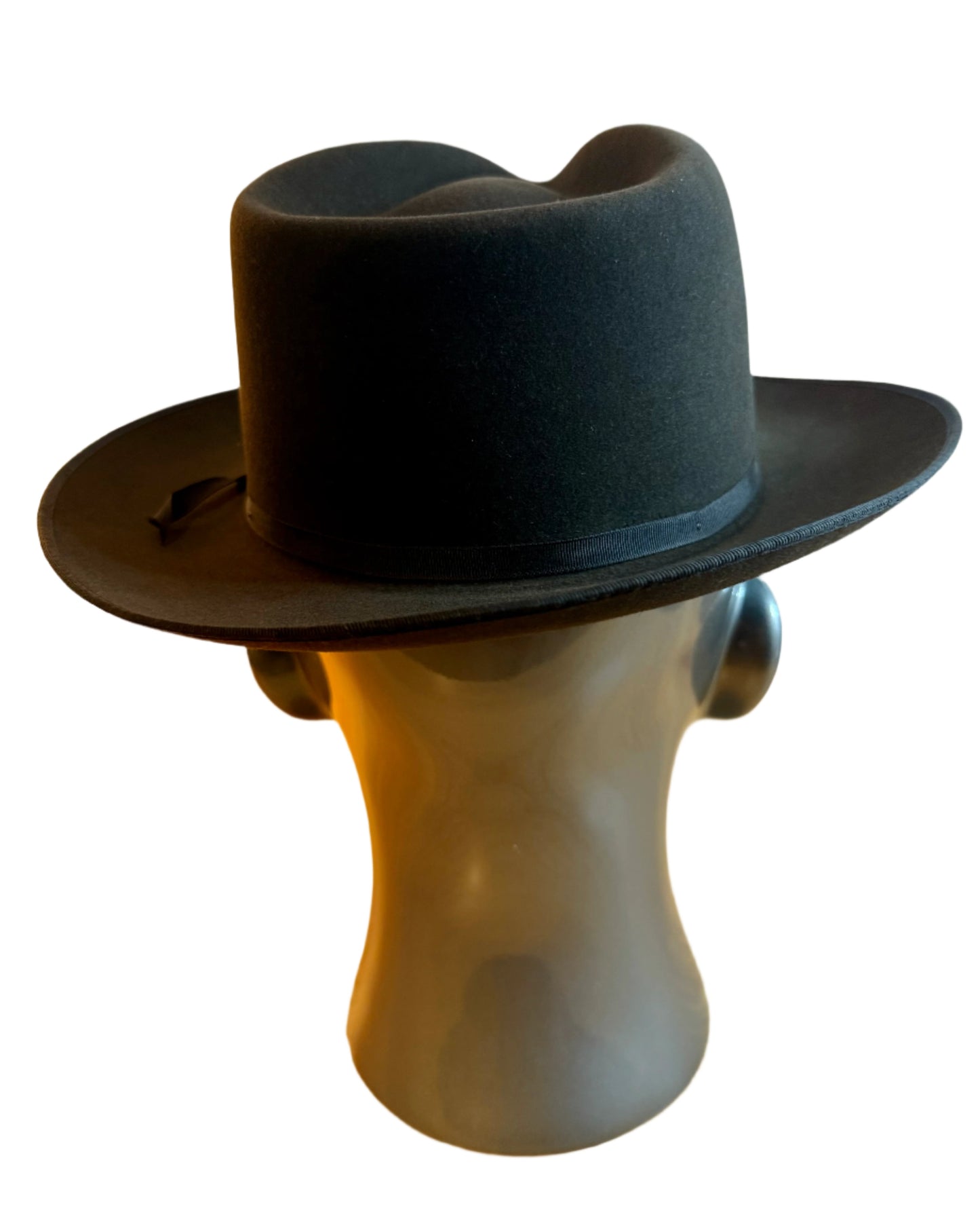 Man short brim hat / dark brown