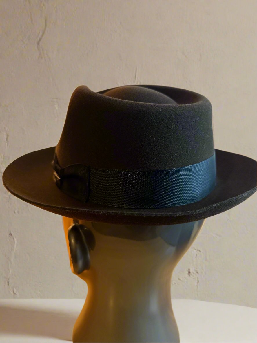 Short brim hat / man hat / brown hat