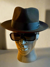 Load image into Gallery viewer, Short brim hat / man hat / brown hat
