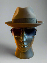 Load image into Gallery viewer, short brim hat / beige color
