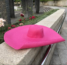 Load image into Gallery viewer, Straw big floppy pink hat
