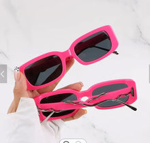 Load image into Gallery viewer, Julie Retro Square Frames
